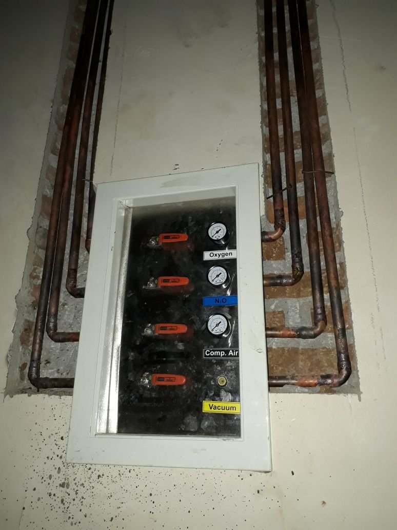Pengerjaan pemasangan instalasi Gas medis Oksigen(O2), Vacum, Nitrogen(N2), Compressed Air